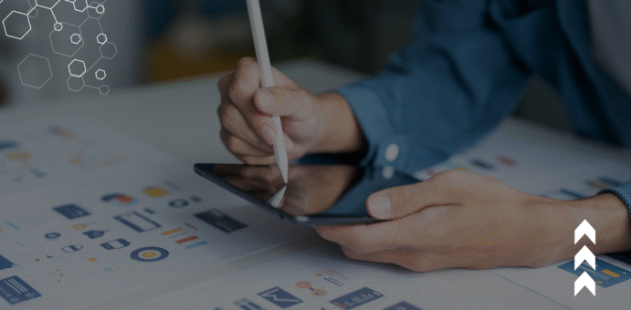 Entenda as diferenças entre aplicativos mobile, web e desktop e descubra qual é a melhor interface para seu público e objetivo de negócio.